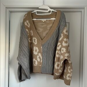 Cozy V-Neck Cable Knit Sweater - Gray and Tan